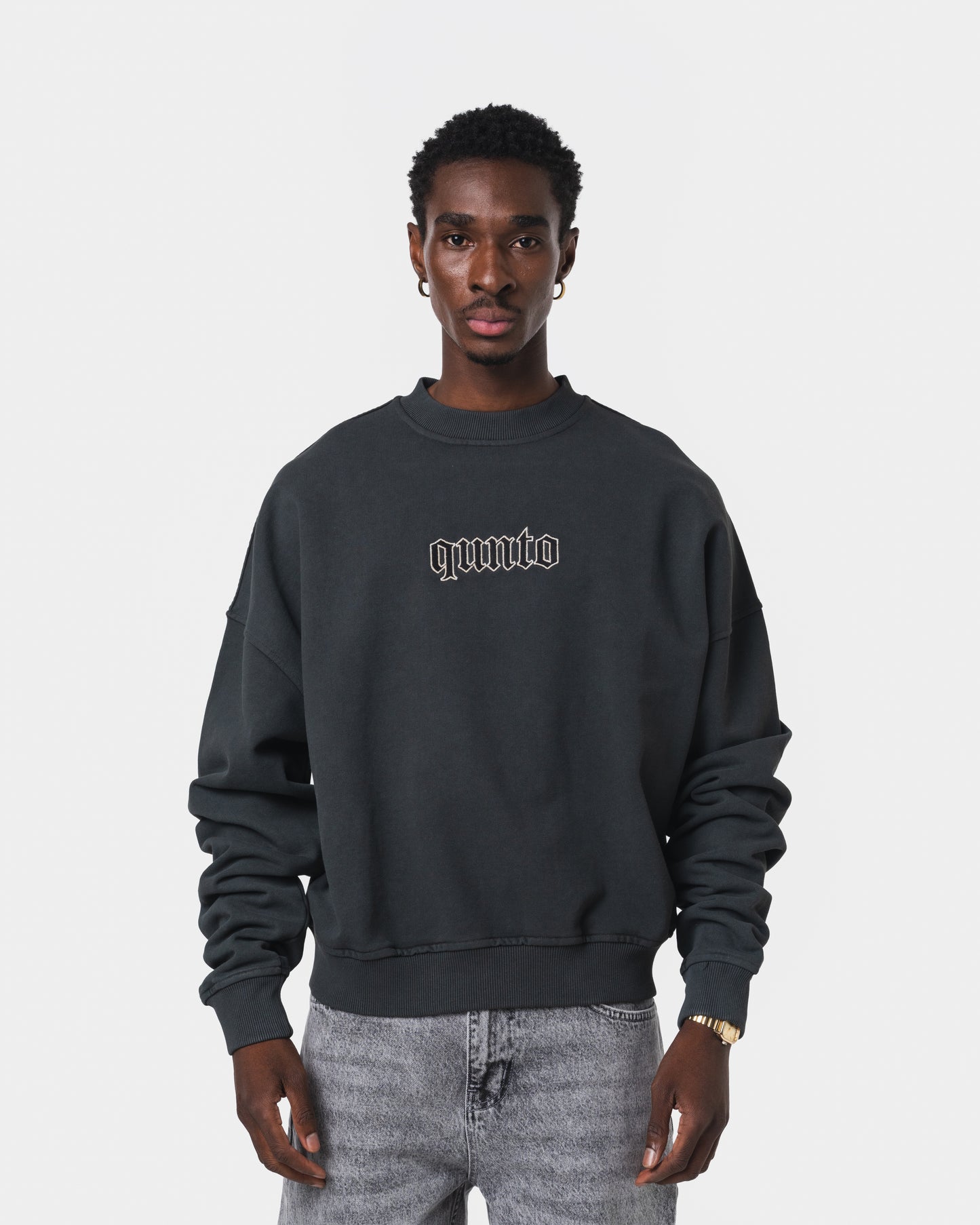 ESSENTIAL BLACK SWEATER