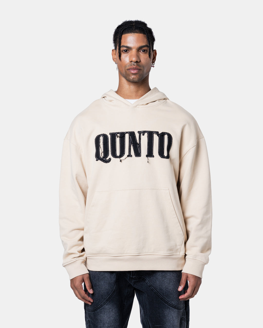 QUNTO C Logo Hoodie Cream