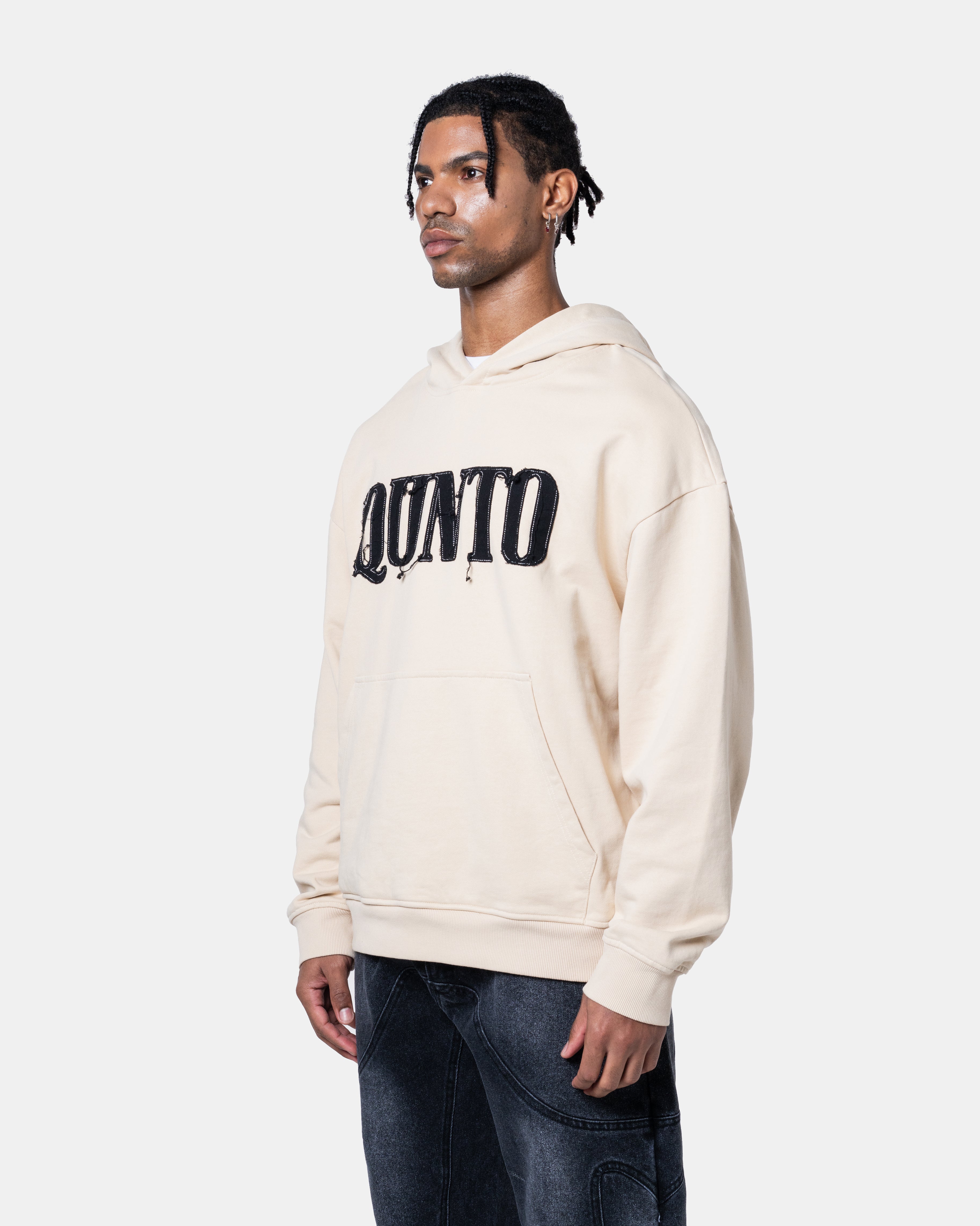 QUNTO C Logo Hoodie Cream