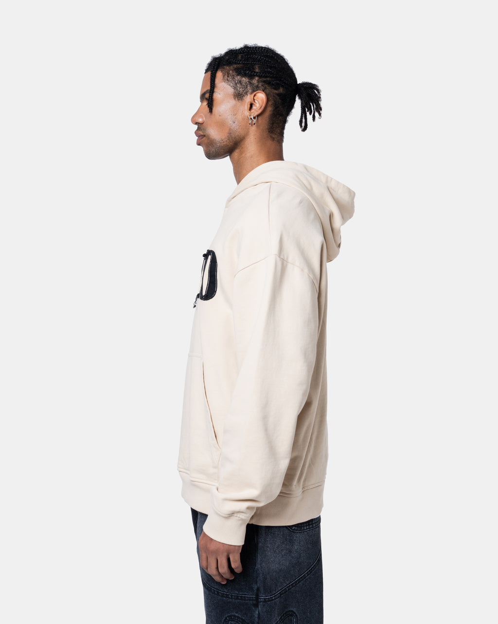 QUNTO C Logo Hoodie Cream
