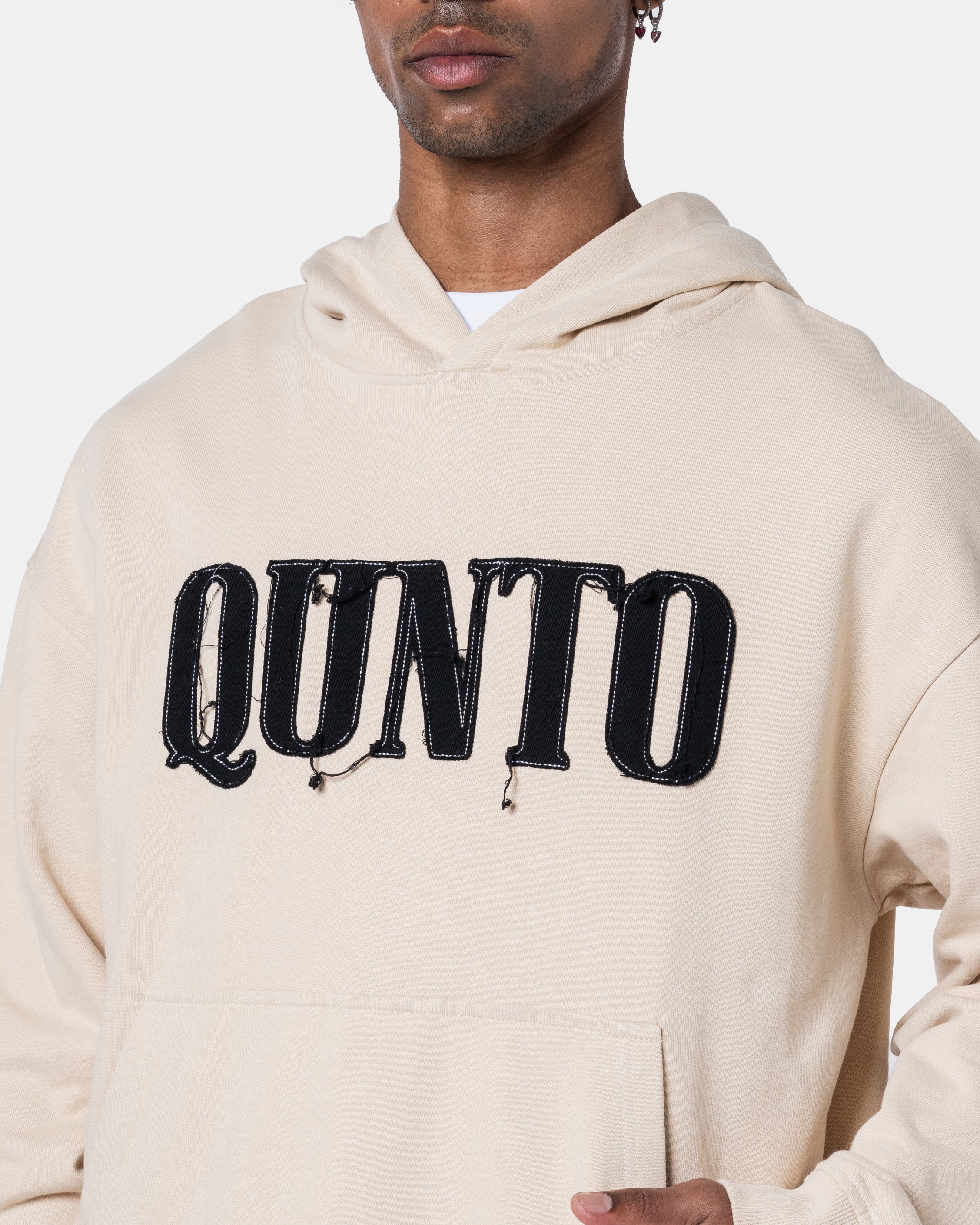 QUNTO C Logo Hoodie Cream