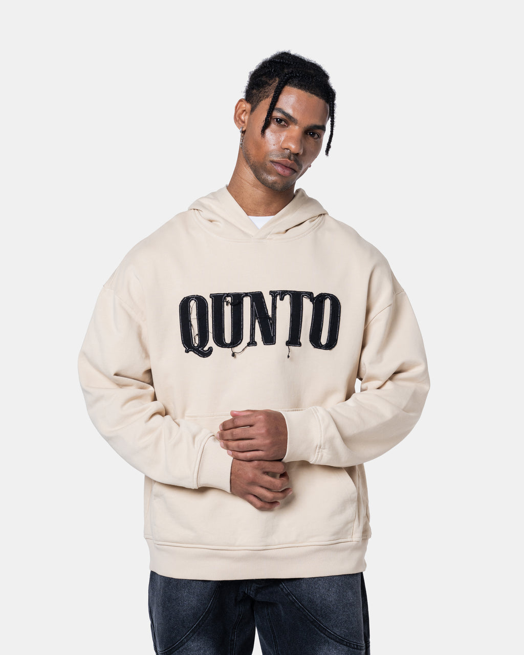 QUNTO C Logo Hoodie Cream