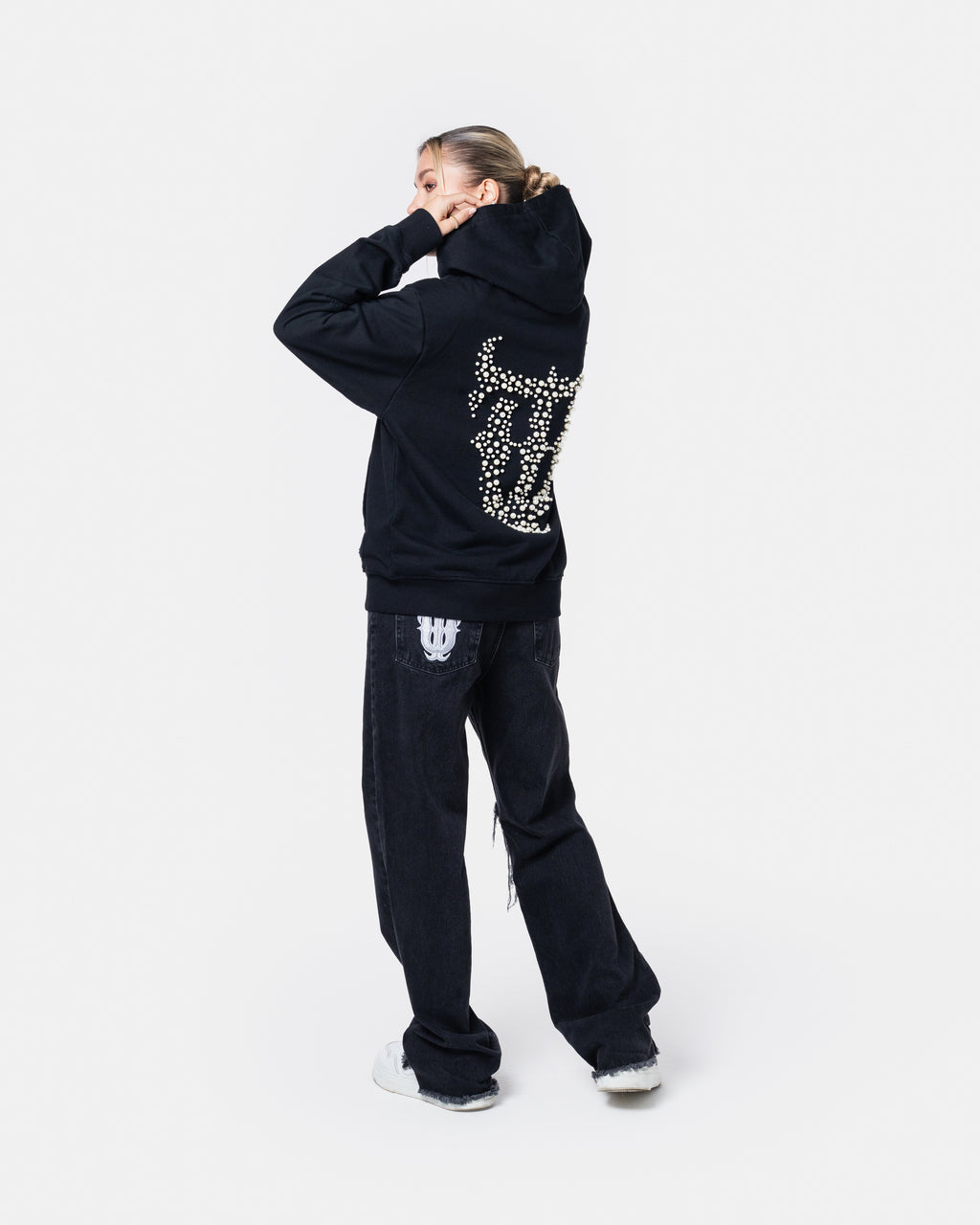 QT Pearl Zip Hoodie Black
