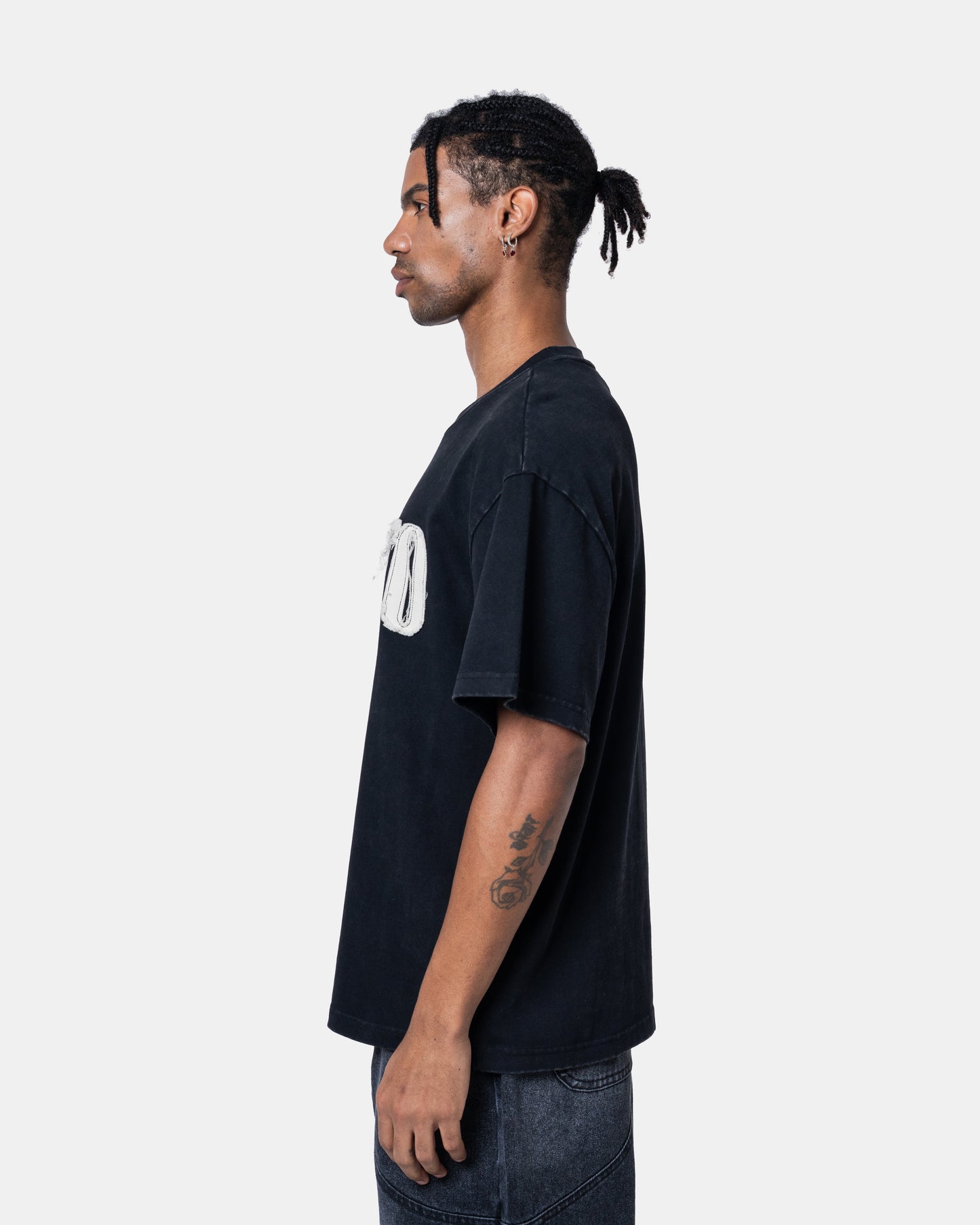 QUNTO OVERSIZE TEE BLACK