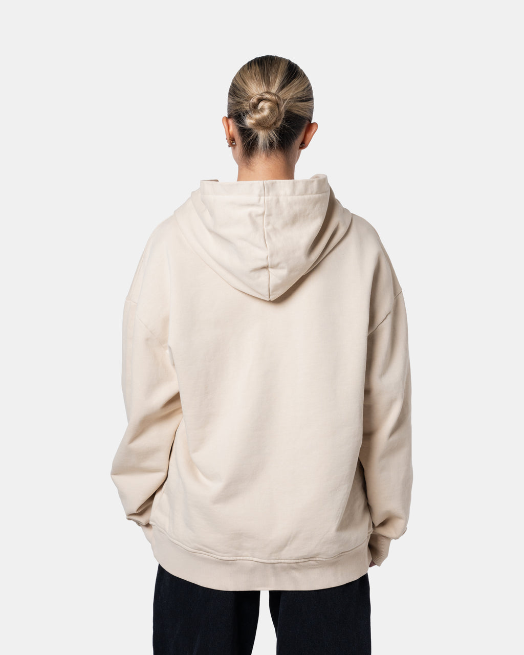 QUNTO C Logo Hoodie Cream