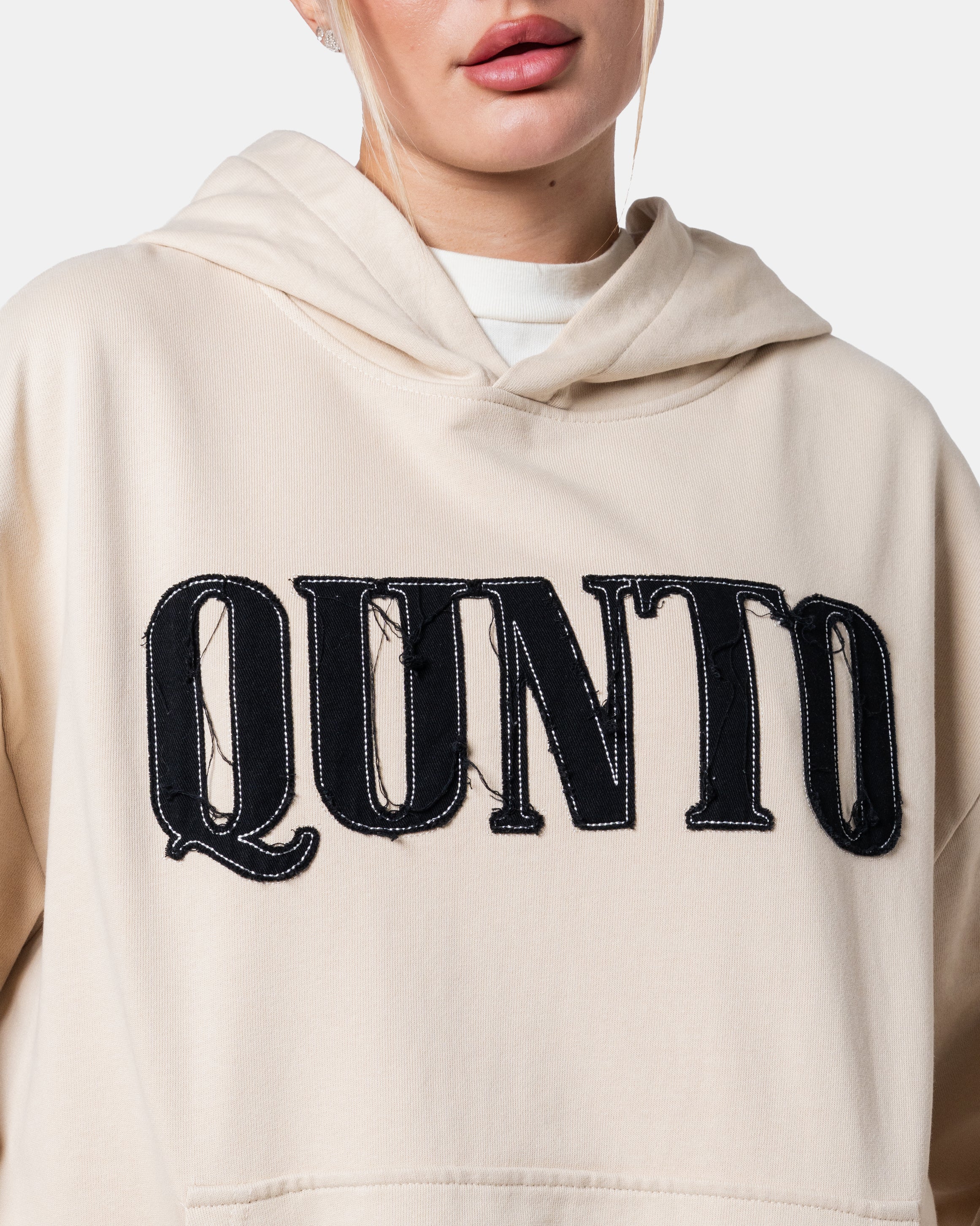 QUNTO C Logo Hoodie Cream