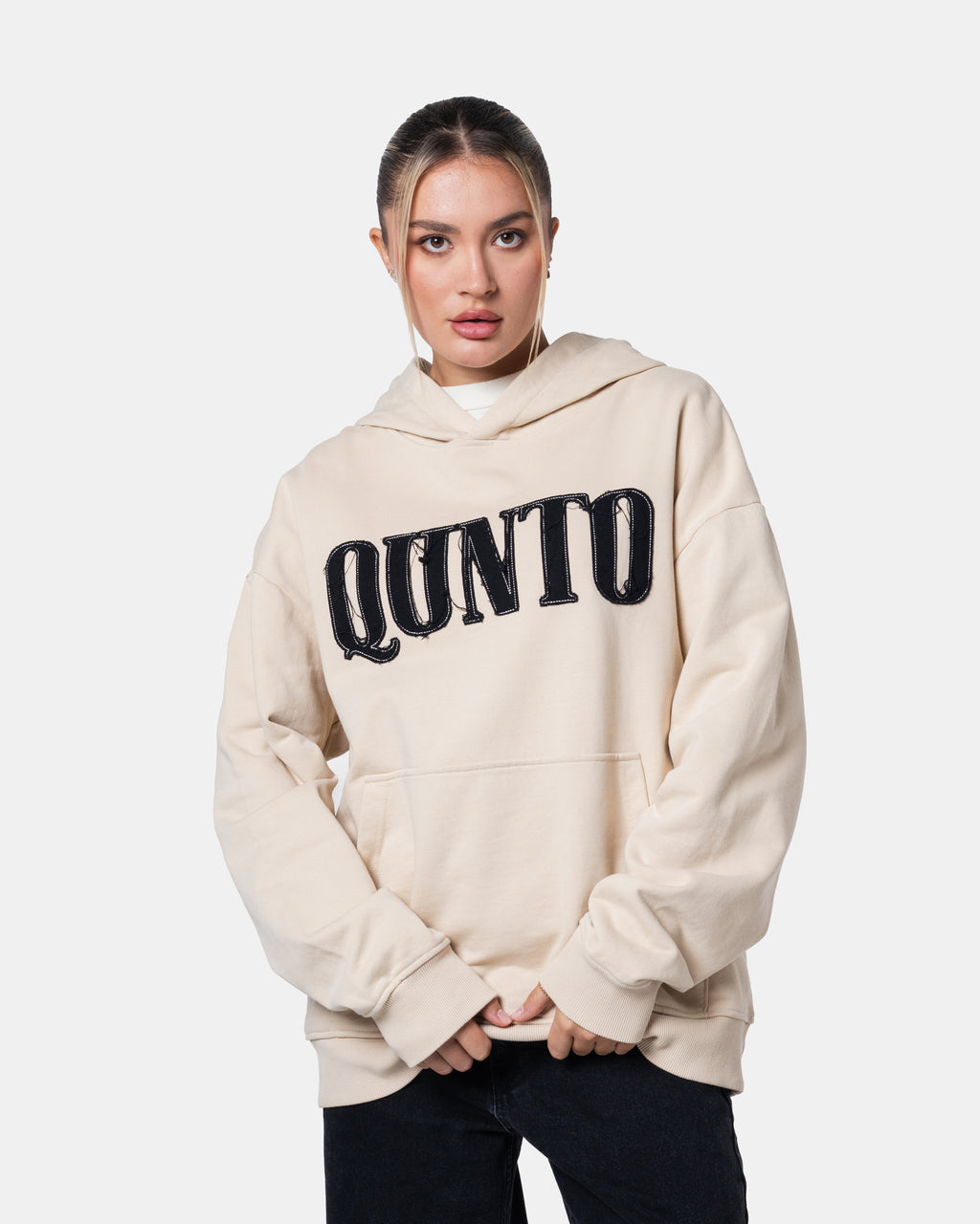 QUNTO C Logo Hoodie Cream