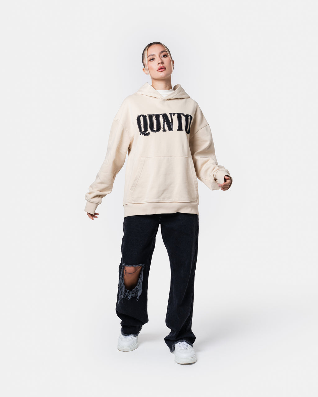 QUNTO C Logo Hoodie Cream