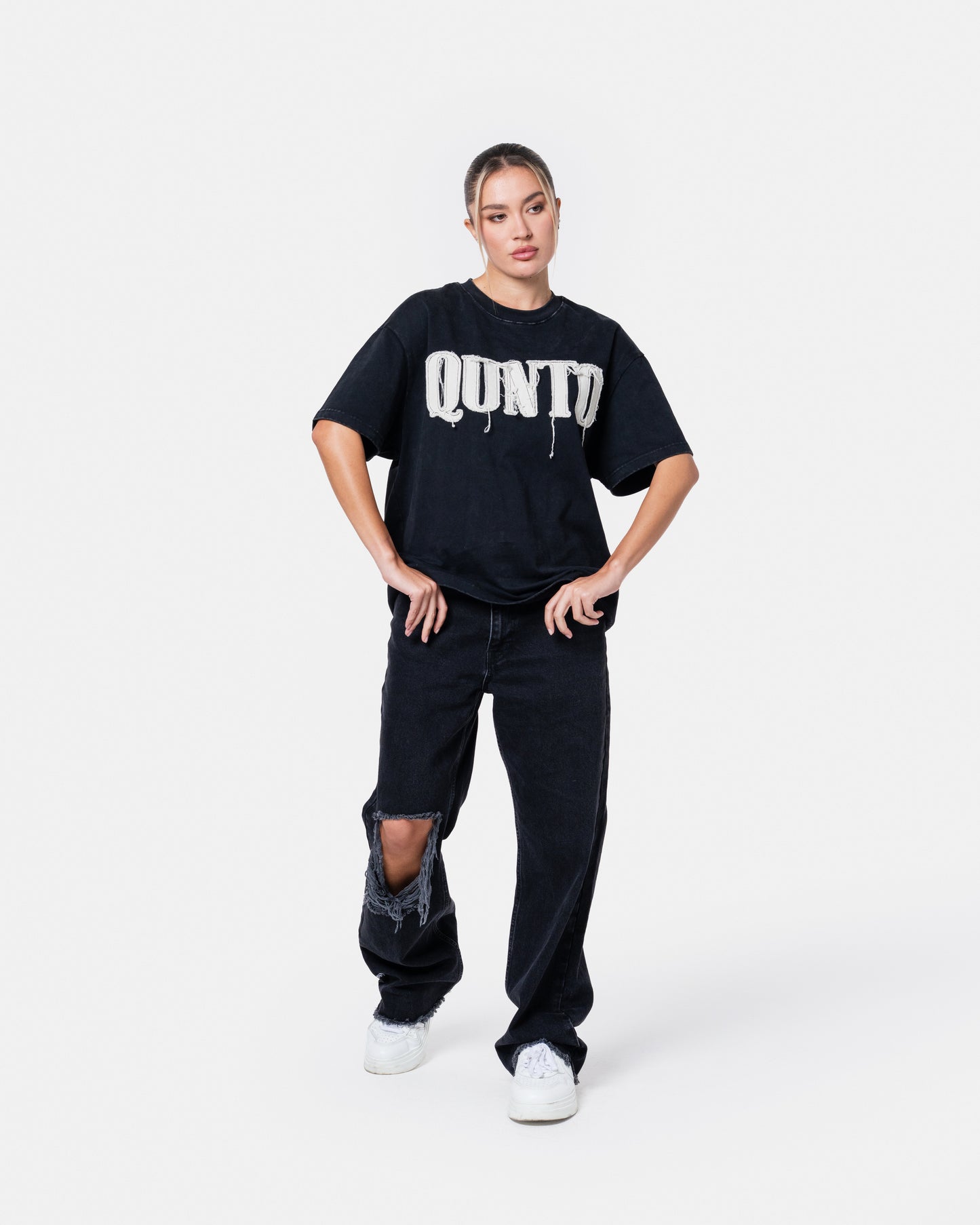 QUNTO OVERSIZE TEE BLACK