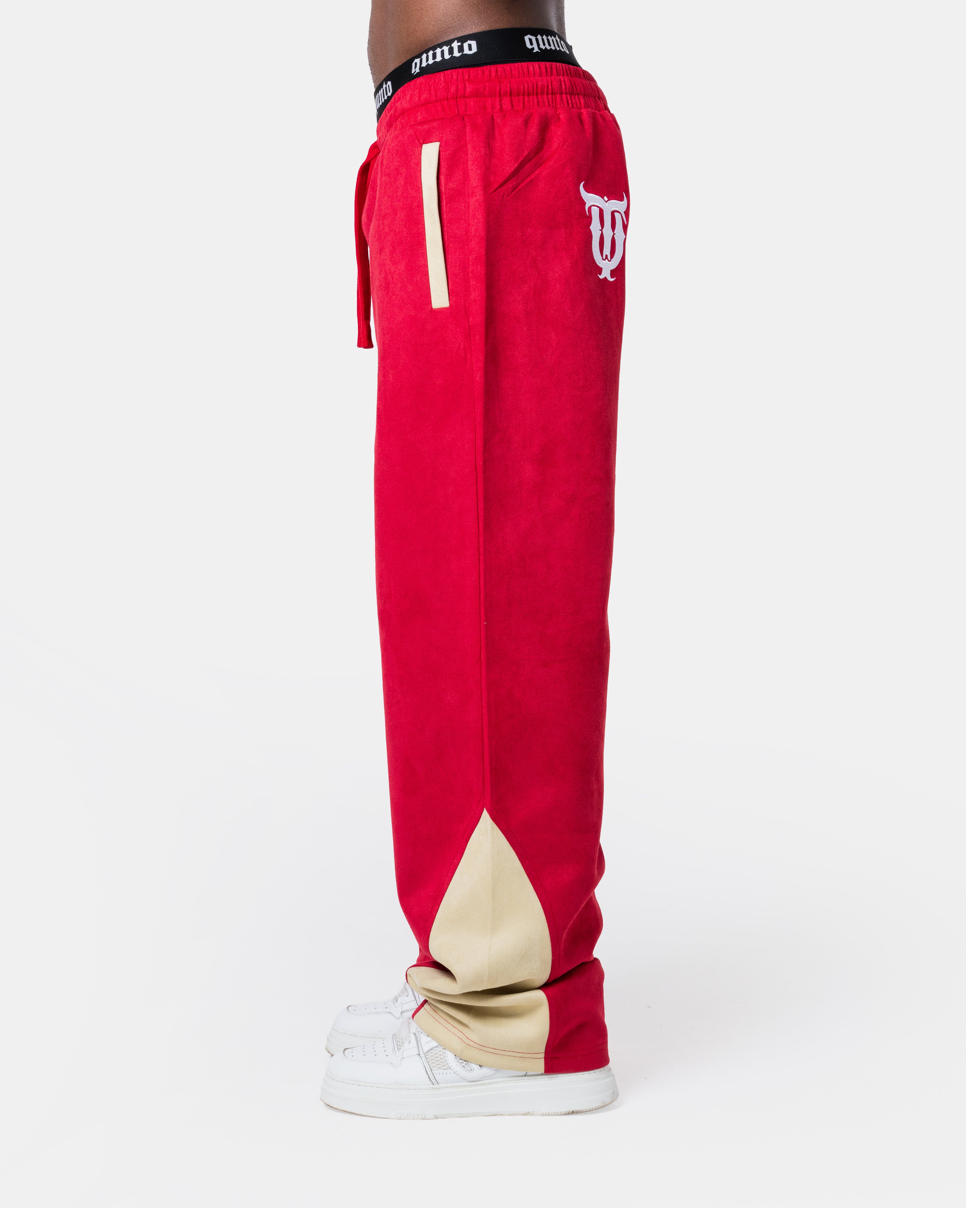 Rote Trainingshose