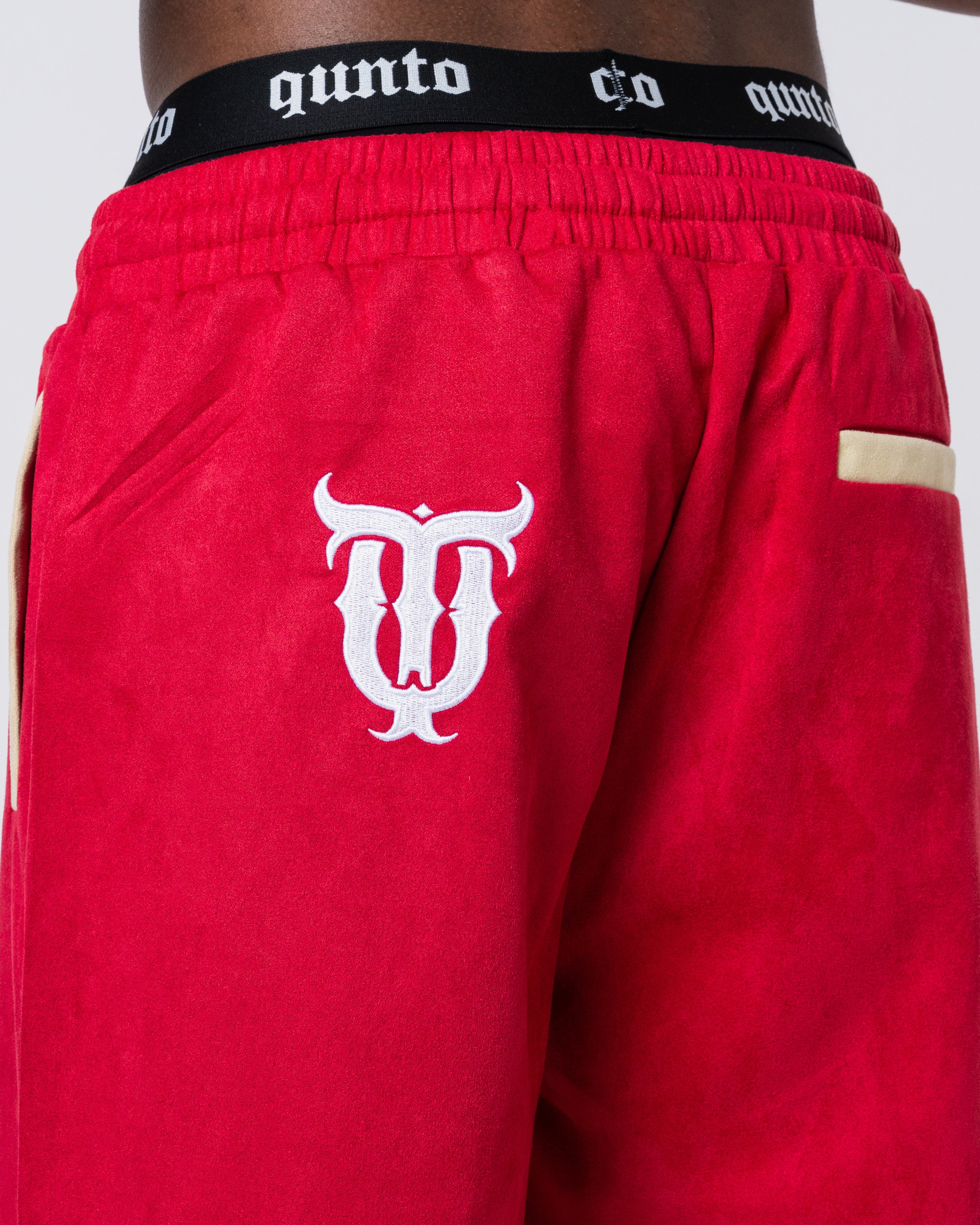 Rote Trainingshose