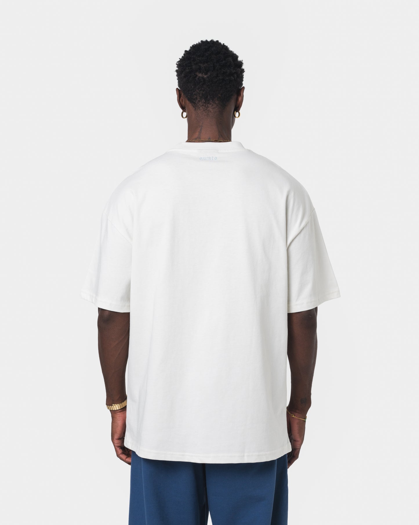 QUNTO BLUE ON WHITE TSHIRT