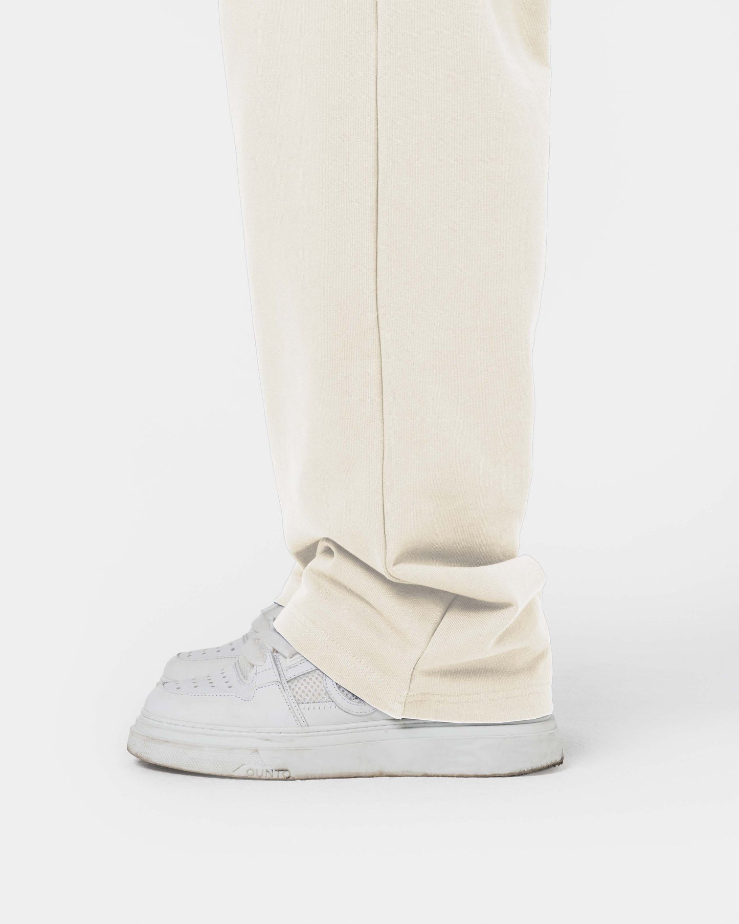 QUNTO CLASSIC JOGGER CREAM
