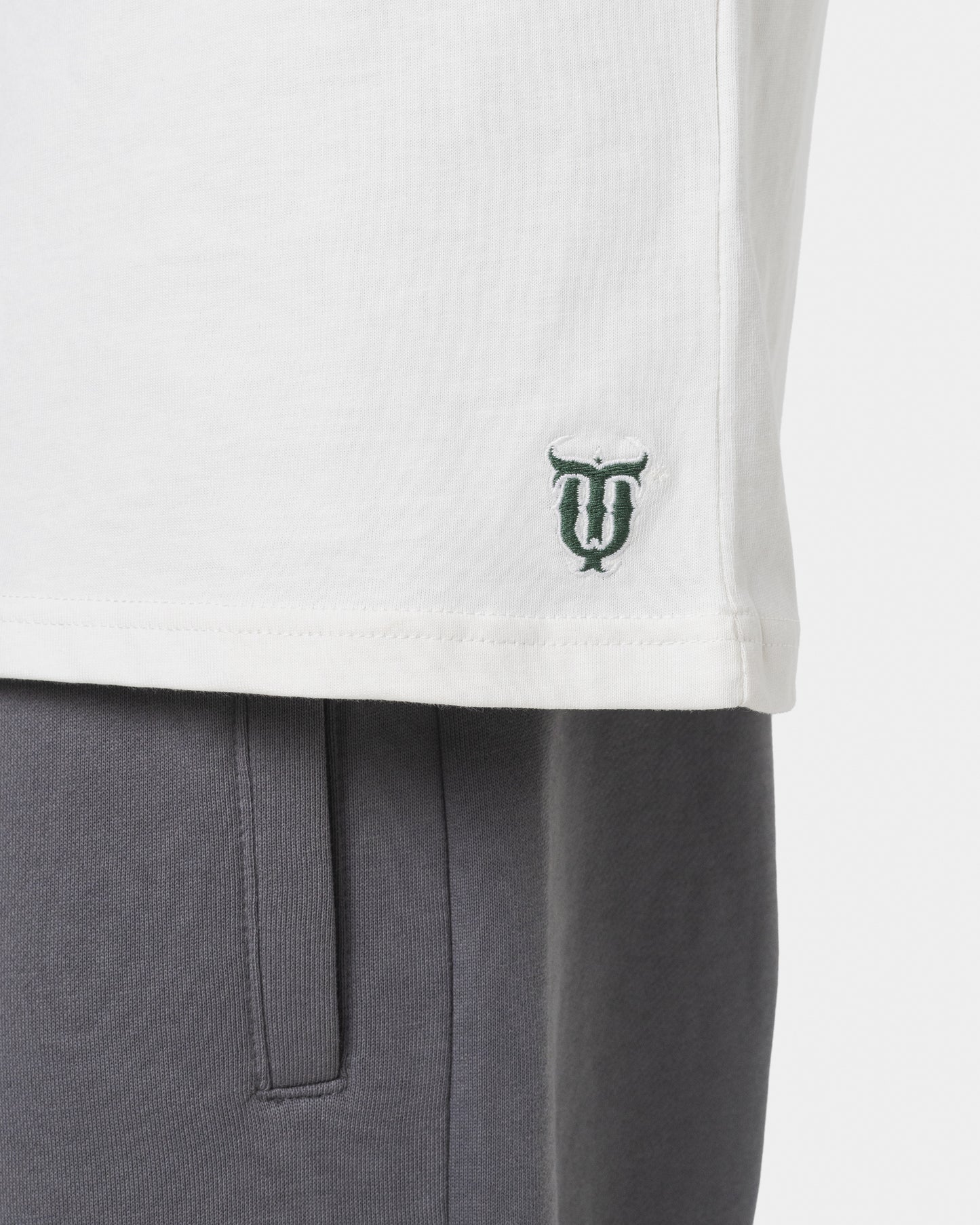 QUNTO GREEN ON WHITE TSHIRT