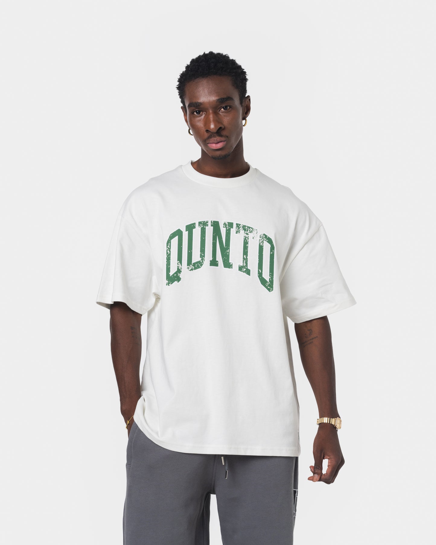 QUNTO GREEN ON WHITE TSHIRT