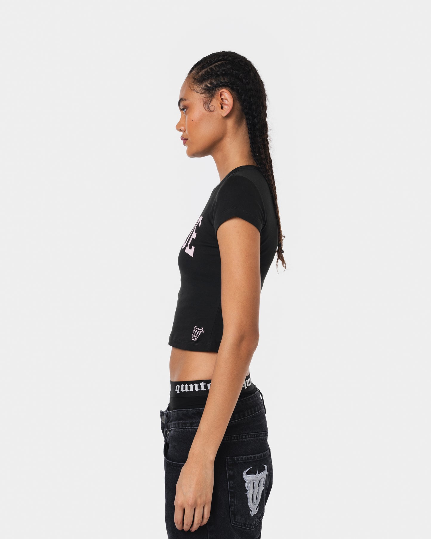 FAMILJE BLACK BABY TEE