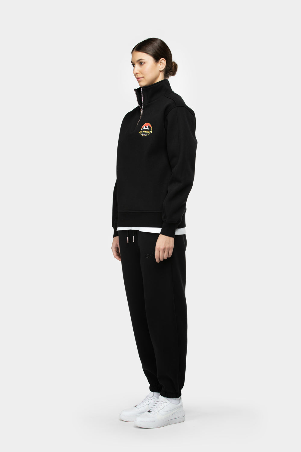 Alaska Badge Half Zip Black