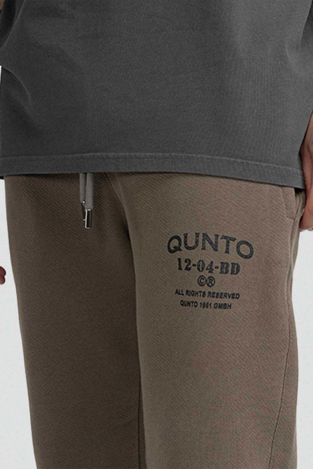 Qunto 12-04-BD Jogger Pants